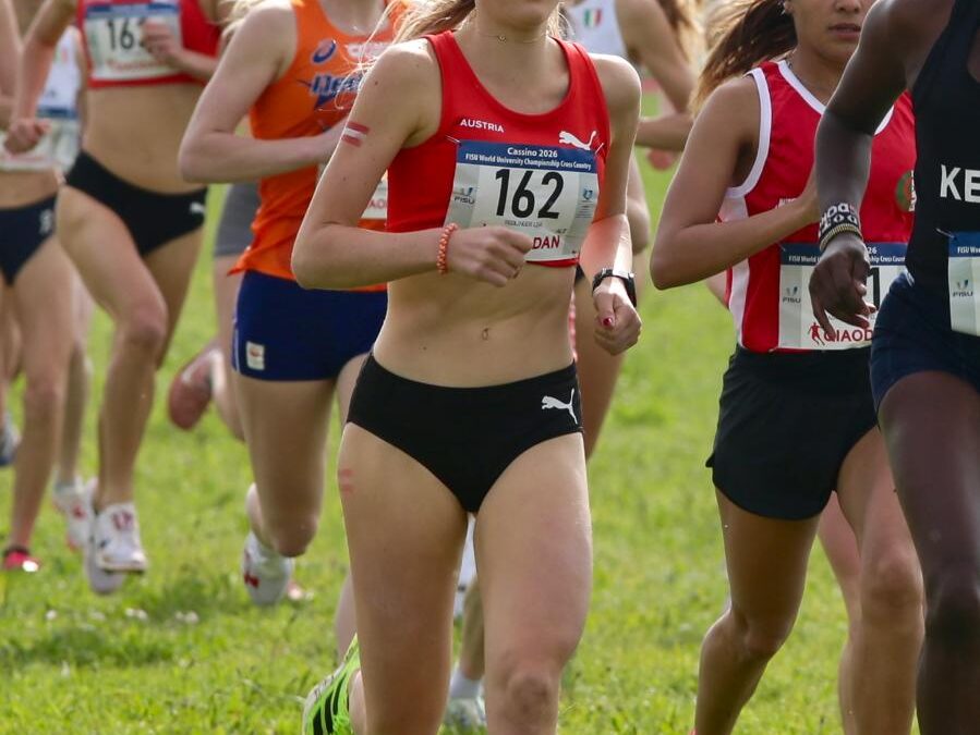 Lisa Redlinger läuft bei den World University Championships auf Rang 7